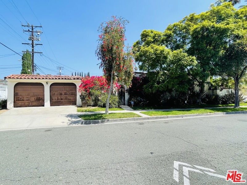 201 N Doheny Drive