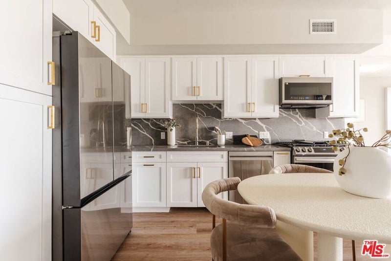 7428 Santa Monica Boulevard 507