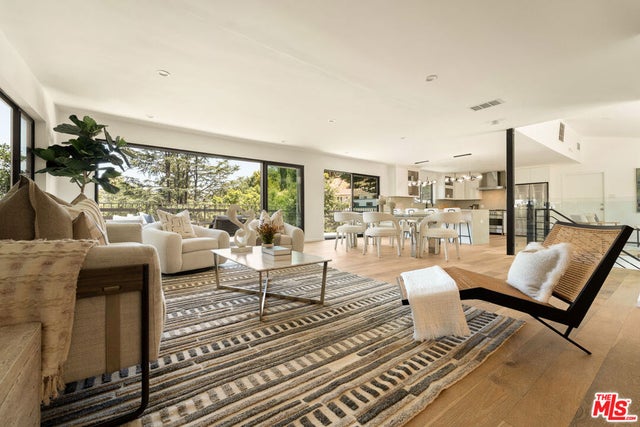 11587 Sunshine Terrace, Los Angeles