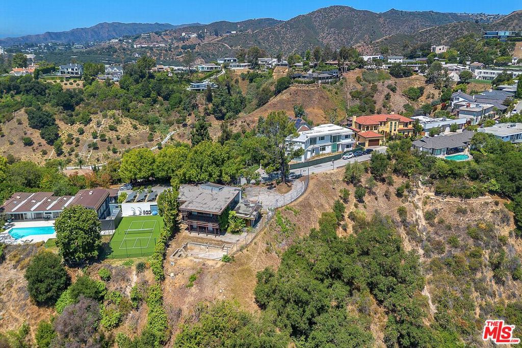 Properties 1 11287 Chalon Road