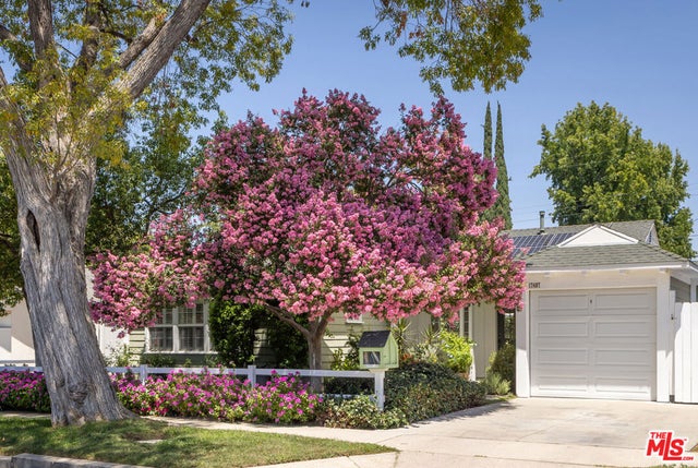 17407 Cohasset Street, Los Angeles