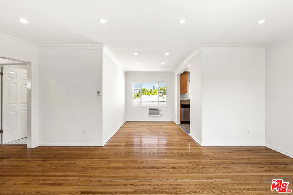 Properties 2 1235 N Harper Avenue 16