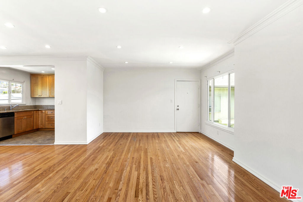 Properties 4 1235 N Harper Avenue 16