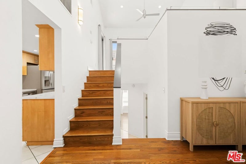 1222 N Kings Road 8