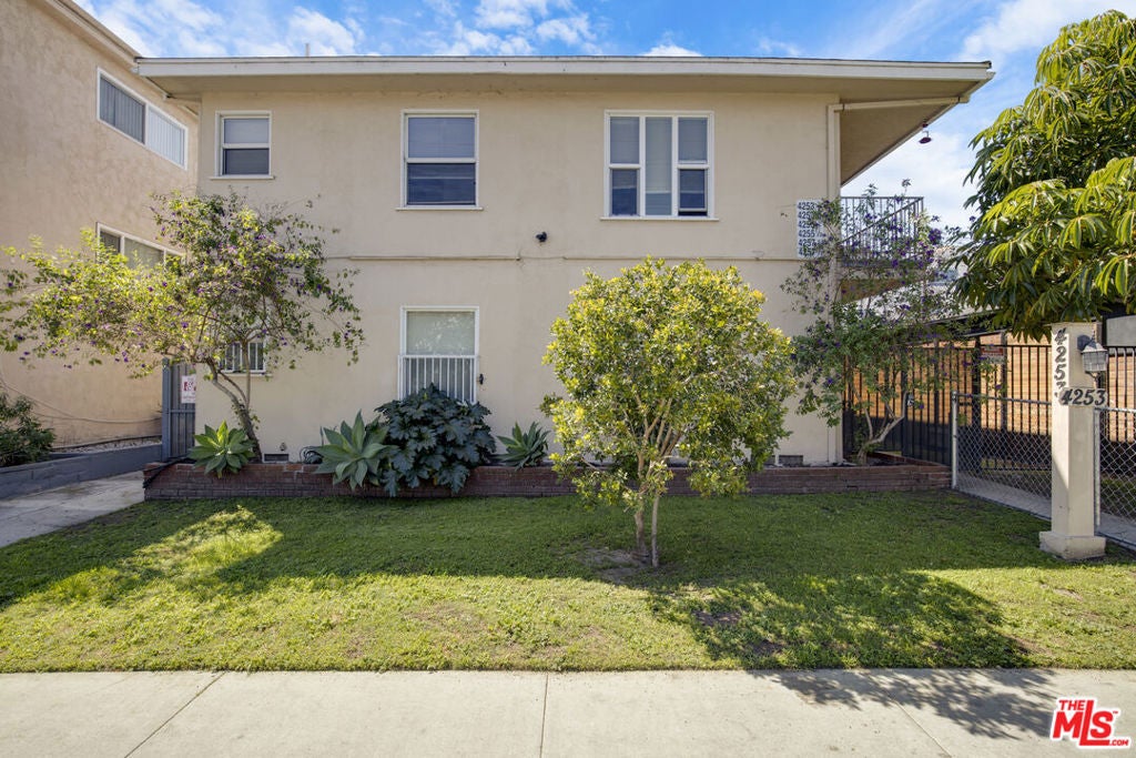4253 S Centinela Avenue