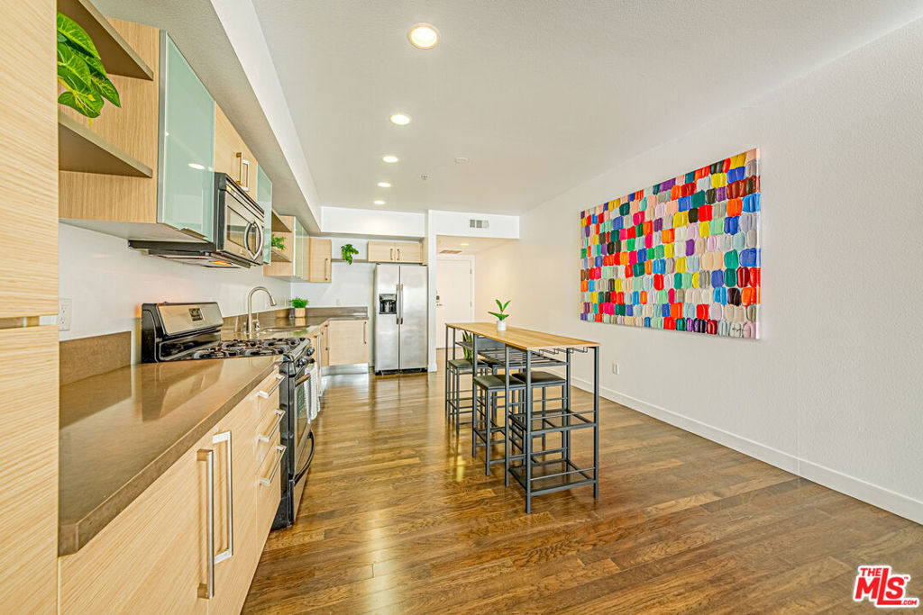 1234 Wilshire Boulevard 321