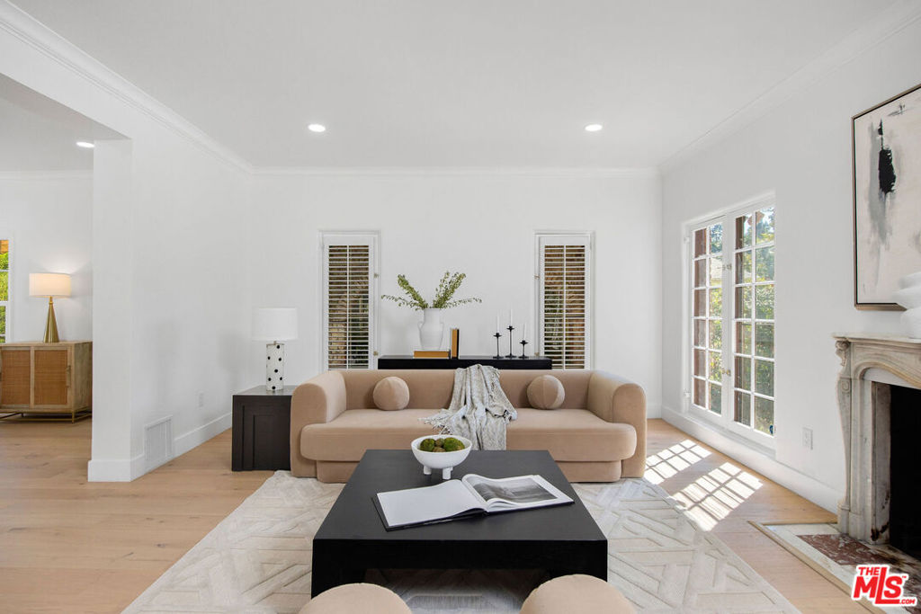 Properties 3 832 S Plymouth Boulevard