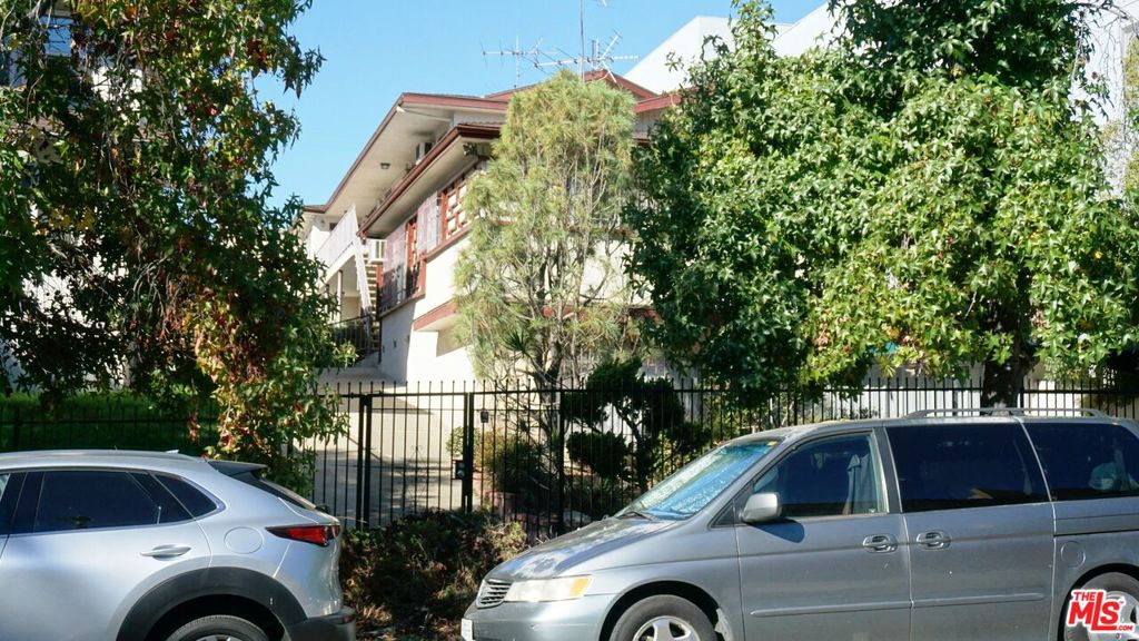 837 S Berendo Street 1