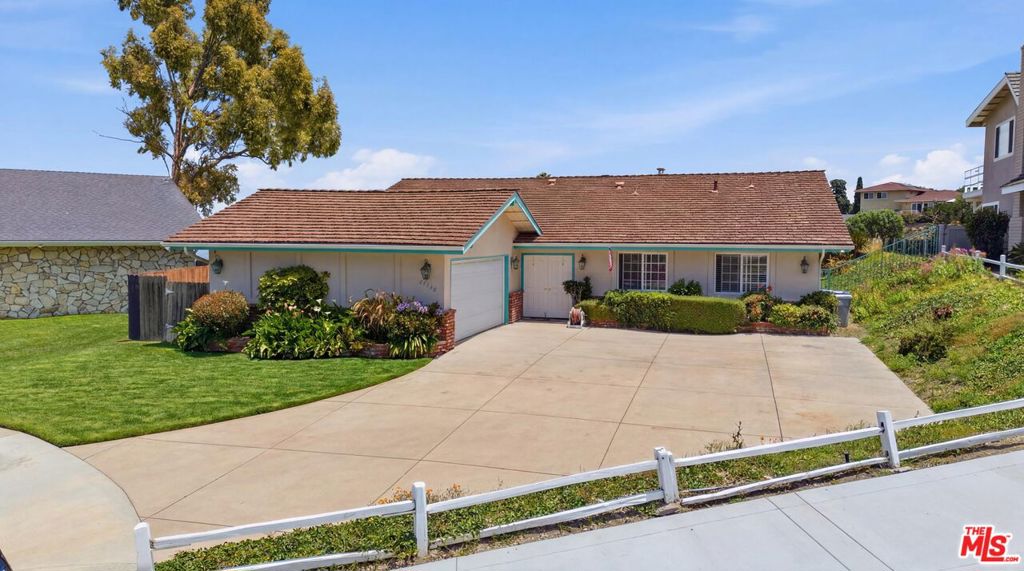 27138 Diamondhead Lane