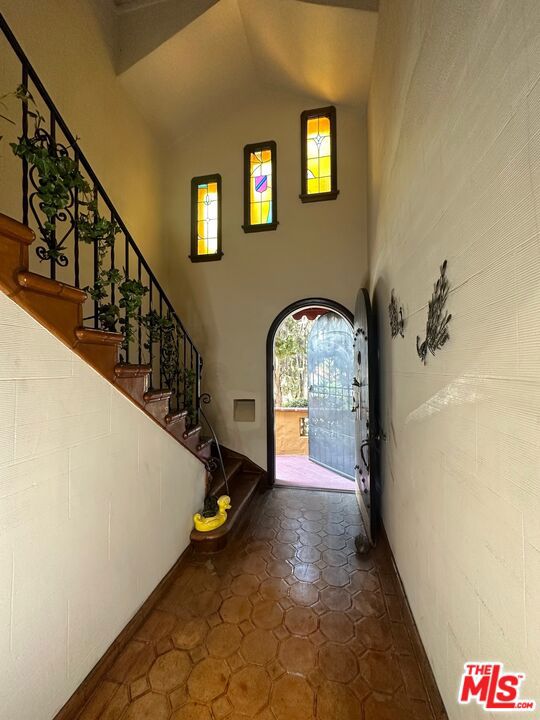 924 S Curson Avenue
