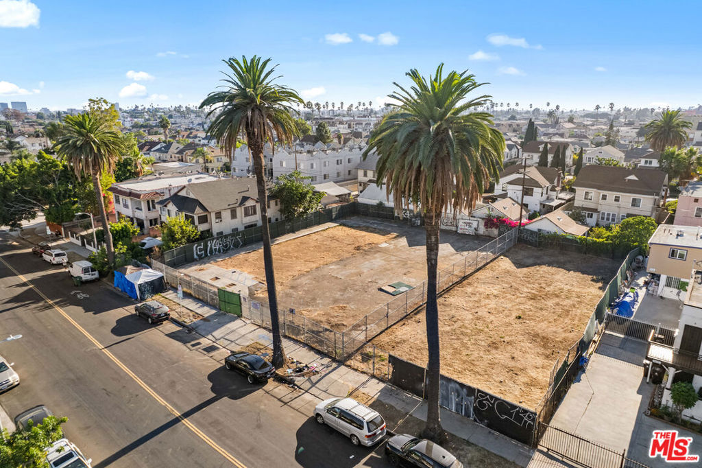 Properties 2 1011 N n Heliotrope Drive