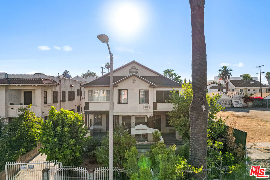 Properties 1 1011 N n Heliotrope Drive