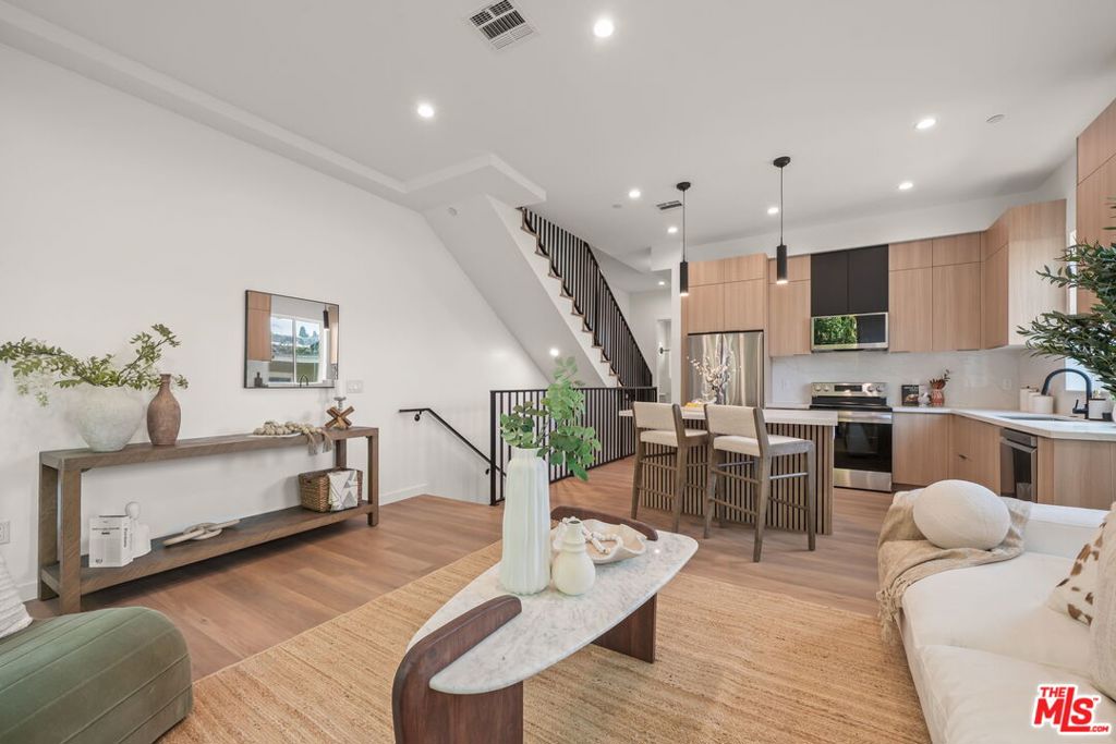 257 S Park View Street