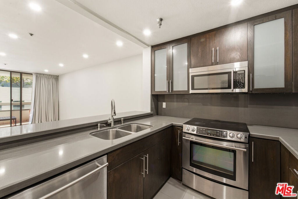 121 S Hope Street 313