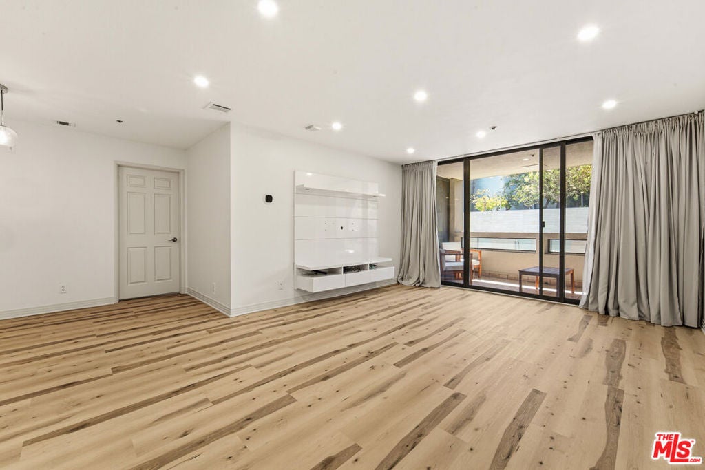 121 S Hope Street 313