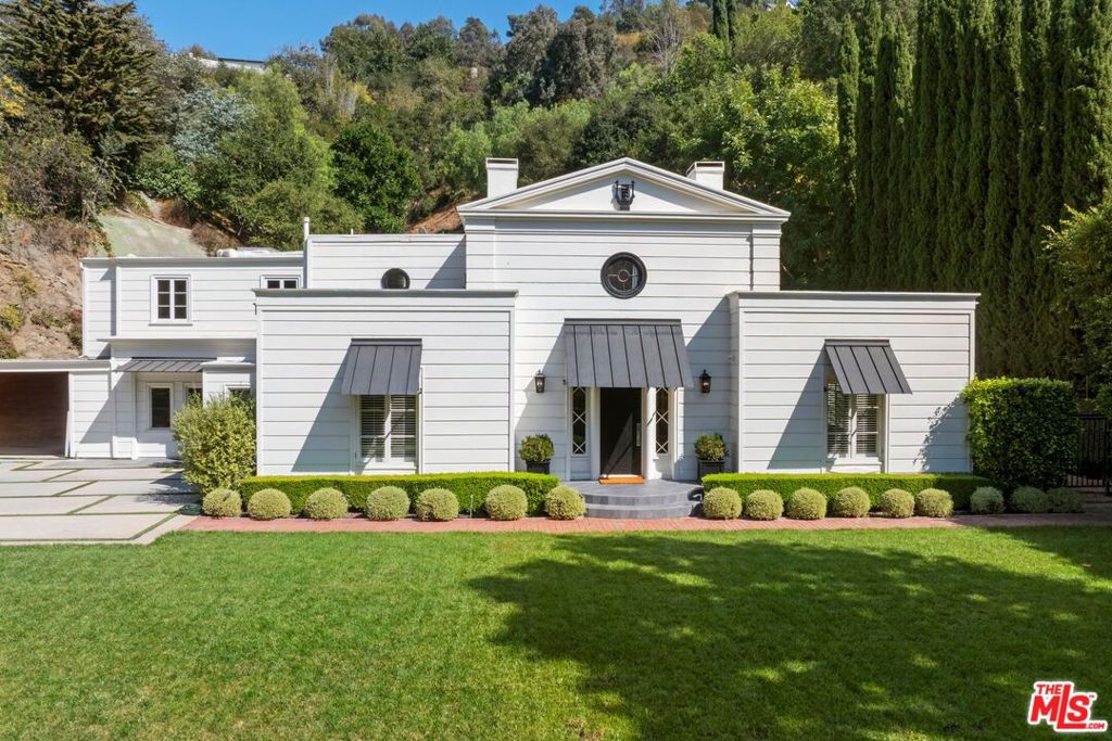 880 Stone Canyon Road