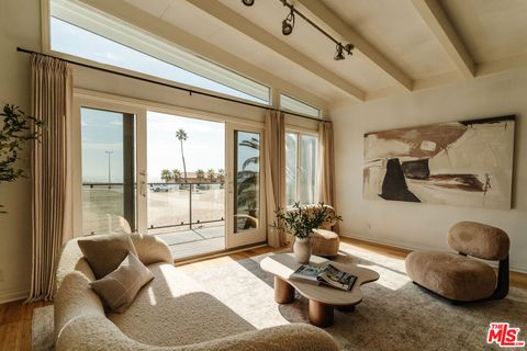 6935 Trolleyway Playa Del Rey CA 90293