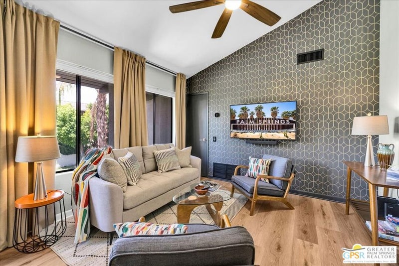 1150 E Amado Road 17B2
