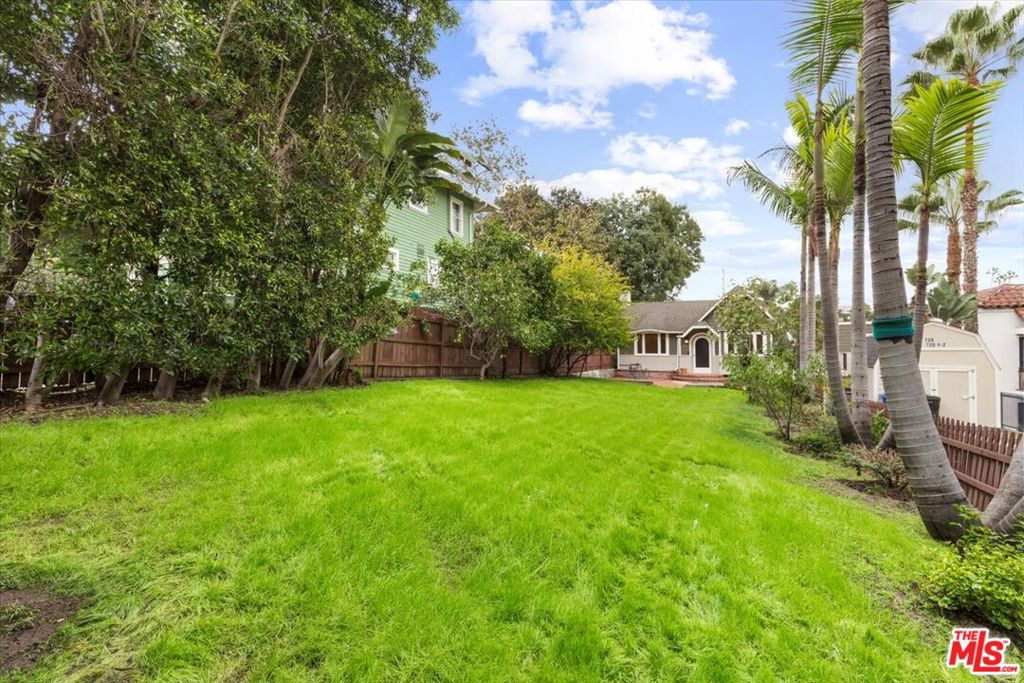 720 N La Fayette Park Place