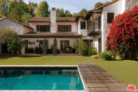 1046 N Norman Place Los Angeles CA 90049