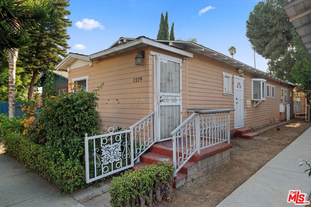 1219 N Hoover Street