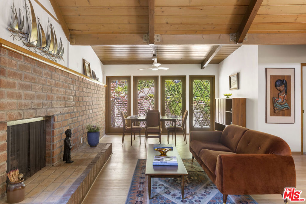 8944 Wonderland Avenue