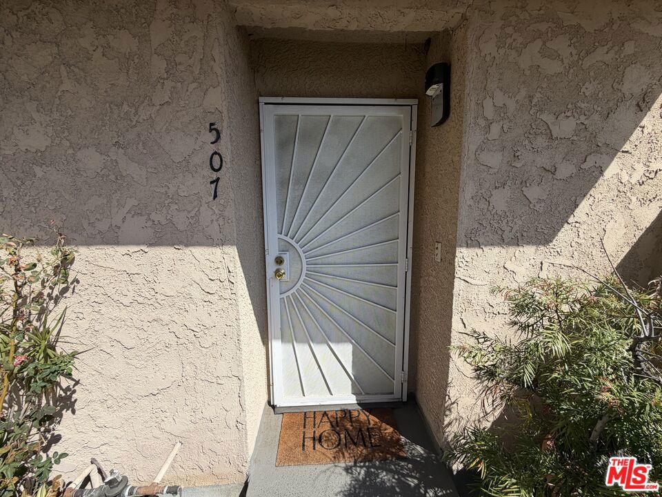 6840 Balboa Boulevard 507