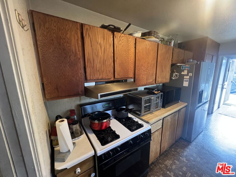 1036 W 109th Street