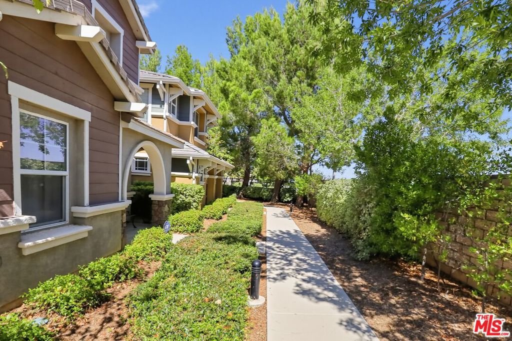 38228 Rioja Court