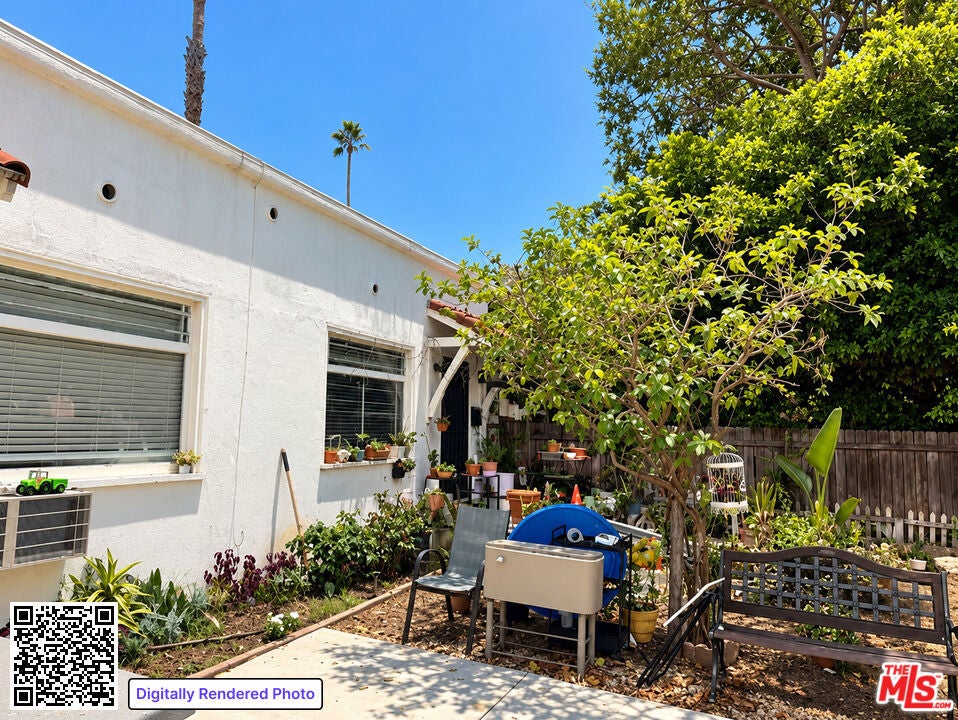 5736 La Mirada Avenue