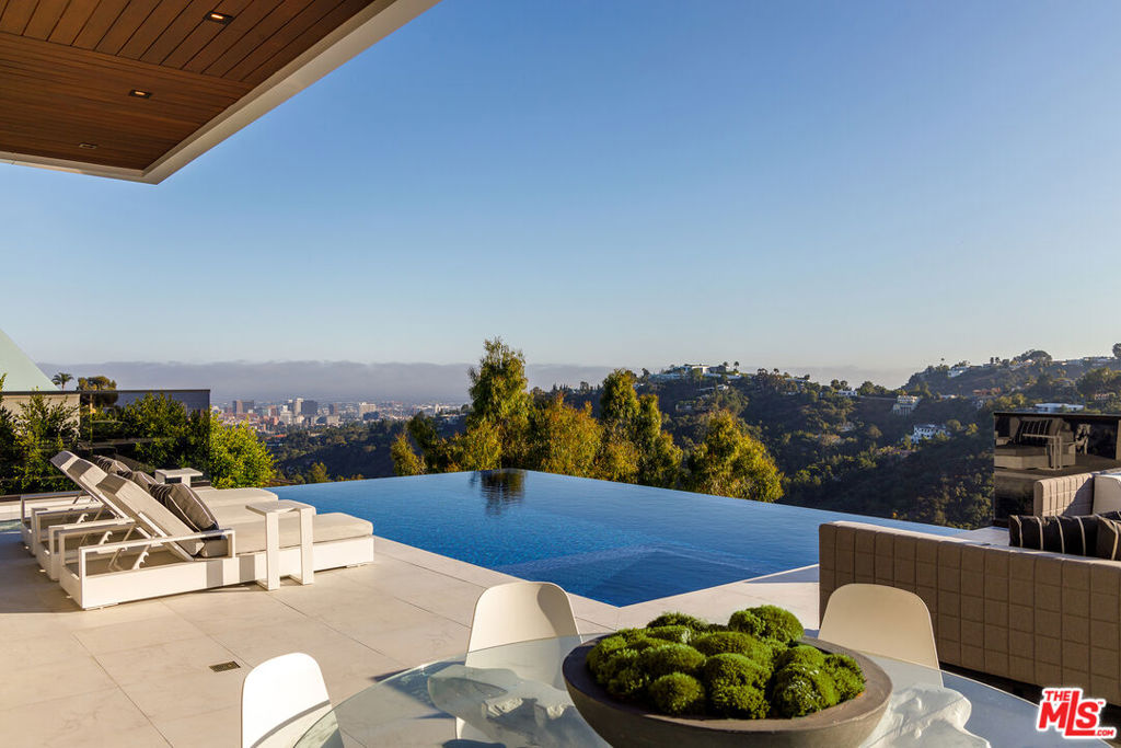1475 Bel Air Road