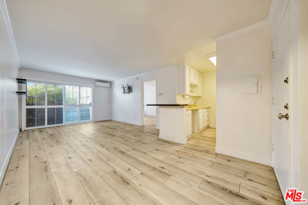 320 S Ardmore Avenue 236