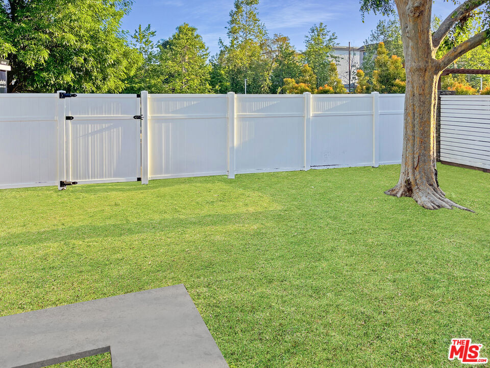 Properties 2 15227 1/2 Valleyheart Drive