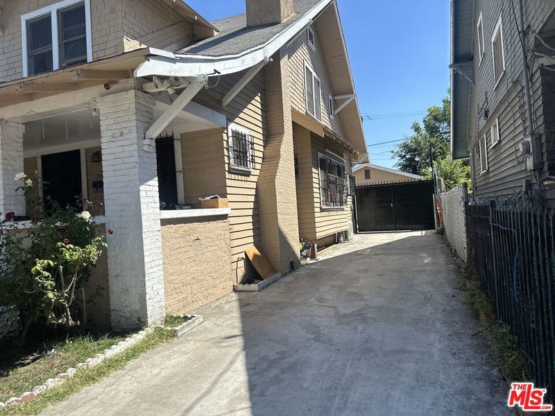 1666 Roosevelt Avenue