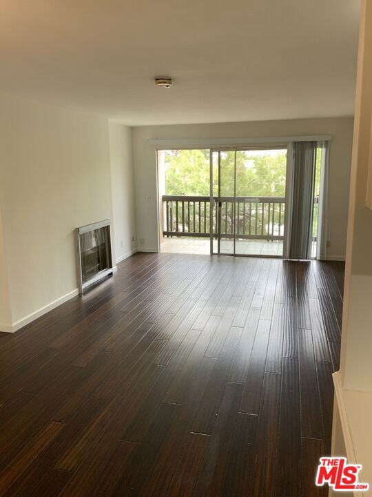 3205 Raintree Circle