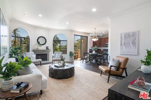 Photo of 1541 S Bedford Street #201, Los Angeles, CA 90035 (MLS # 26836935)