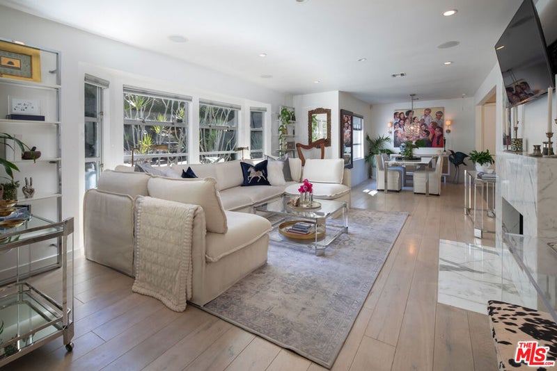 5625 Valley Oak Drive