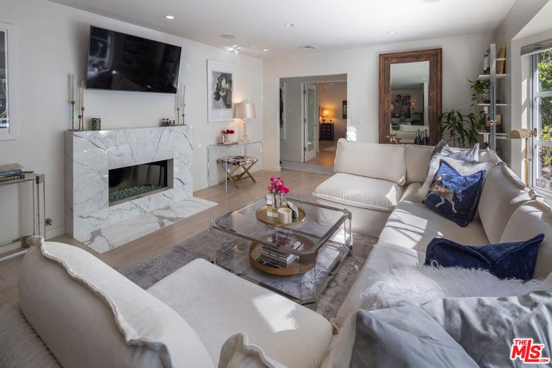 5625 Valley Oak Drive