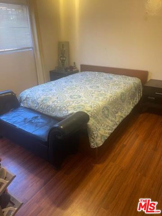 1502 S Redondo Boulevard