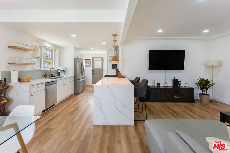 1722 W 107th Street