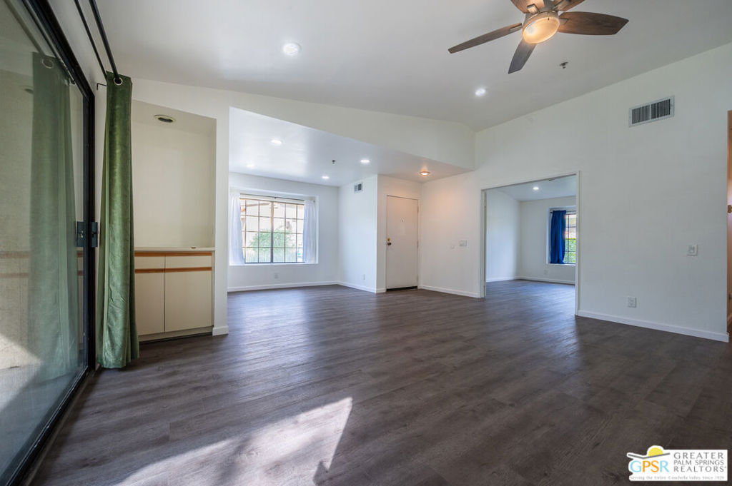 34187 Calle Mora