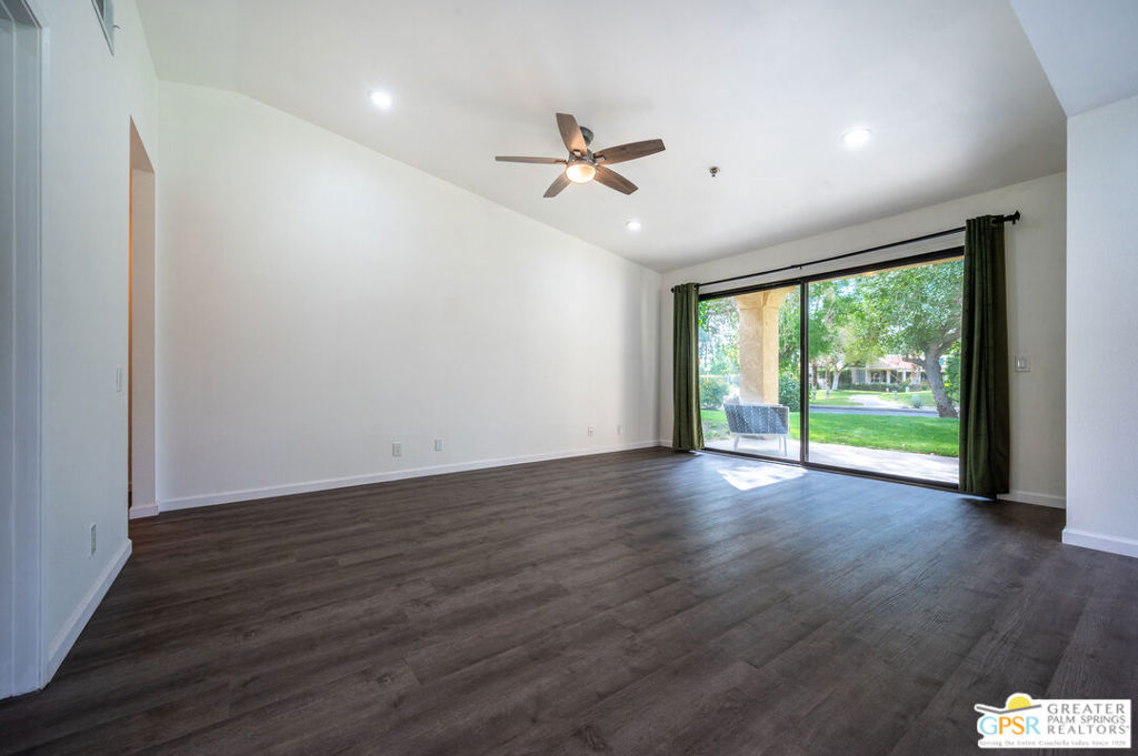 34187 Calle Mora
