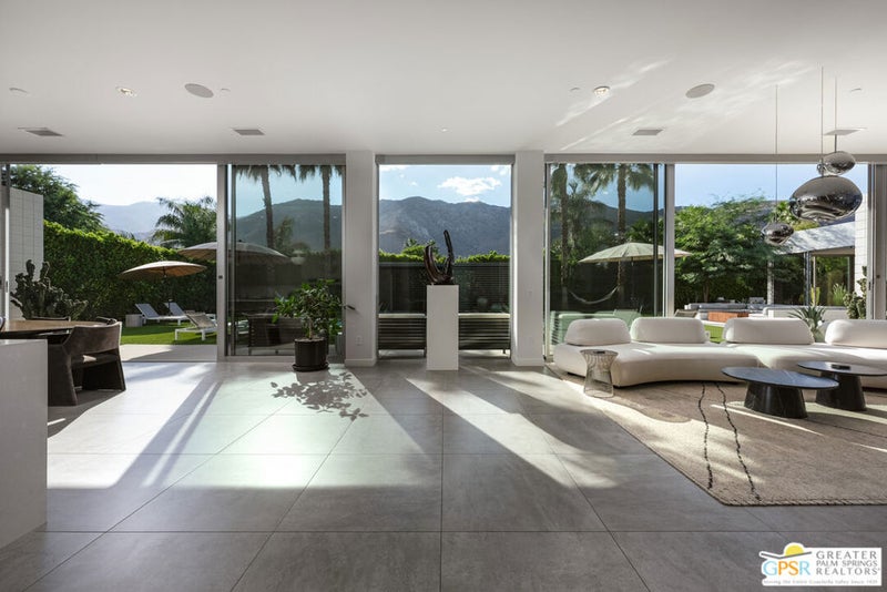 3068 Linea Terrace