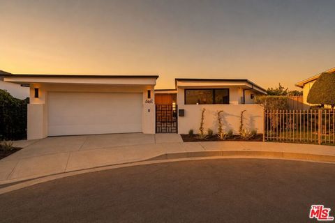 4207 Don Alanis Place Los Angeles CA 90008