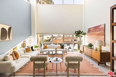 803 Wilcox Avenue 12 Los Angeles CA 90038