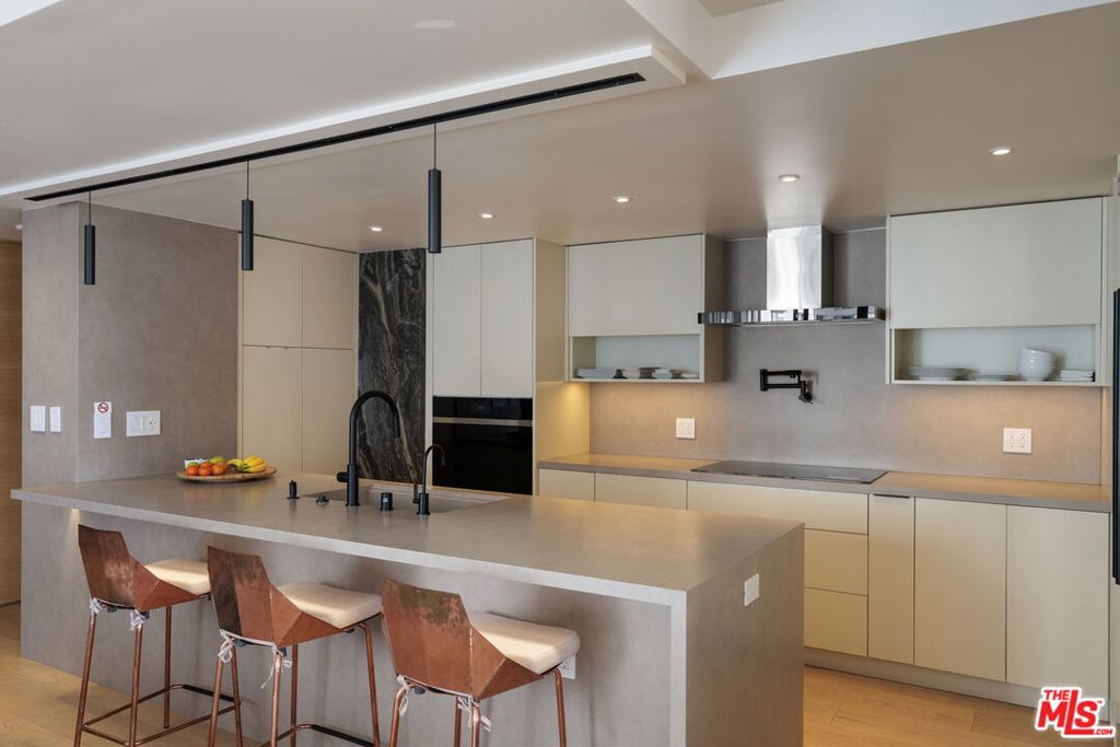 2170 Century Parkway 1206