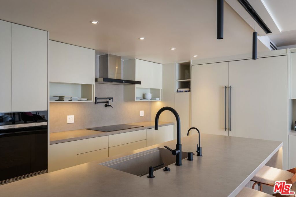 2170 Century Parkway 1206