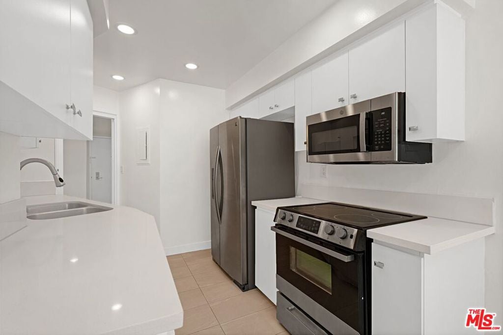 7250 Franklin Avenue 507