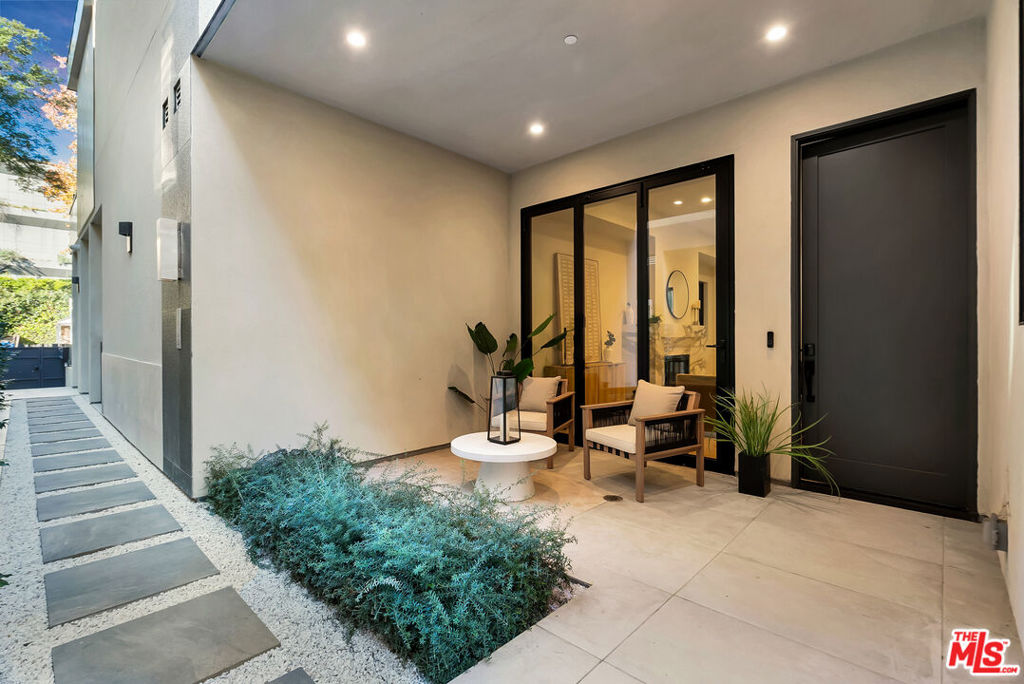 656 Huntley Drive 102