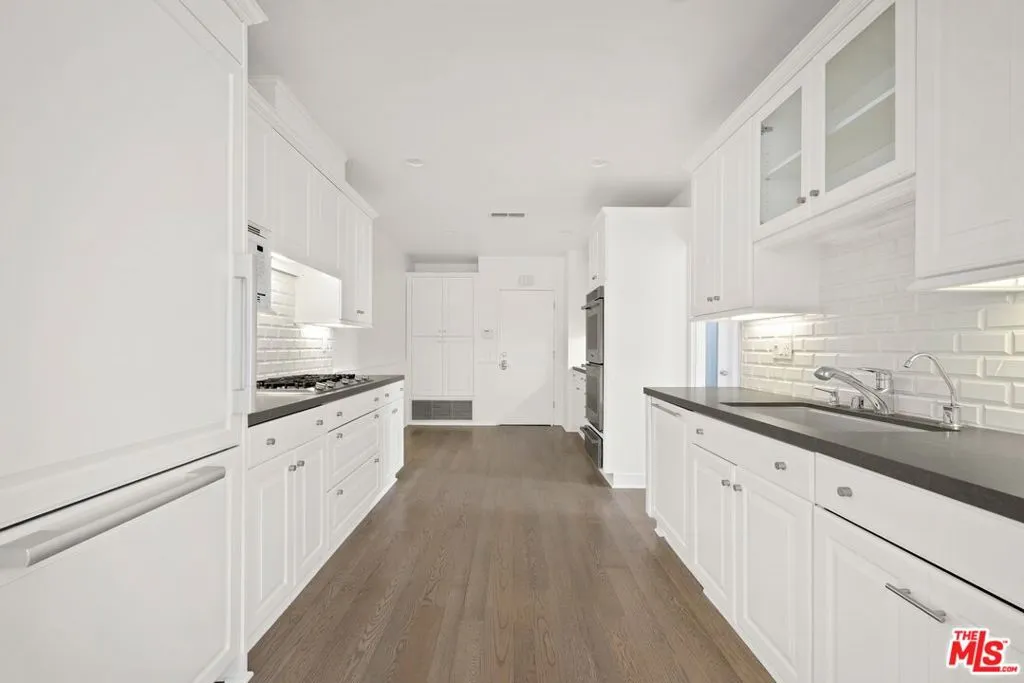 Pacific Palisades, California 90272, United States, 3 Bedrooms Bedrooms, ,3 BathroomsBathrooms,Residential,Active,155042